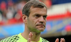 Roy Carroll will make his debut for Linfield against Cork City.