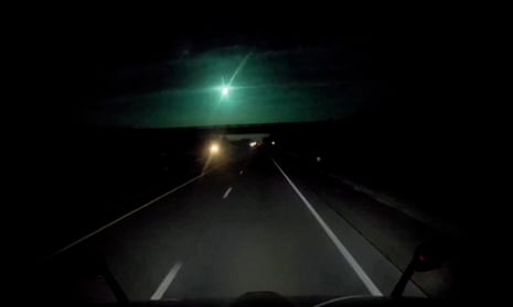Green meteor traverses night sky in Louisiana – video 