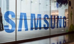 A Samsung logo is displayed in a mall beneath the company's headquarters in the Gangnam district of Seoul on October 12, 2016.
Samsung Electronics slashed its third-quarter profit estimate by 33.3 percent, citing fallout from the recall nightmare surrounding its scrapped Galaxy Note 7 smartphone. / AFP PHOTO / Ed JonesED JONES/AFP/Getty Images