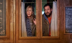 Murder Mystery 2. (L-R) Jennifer Aniston as Audrey Spitz and Adam Sandler as Nick Spitz in Murder Mystery 2. Cr. Scott Yamano/Netflix © 2023.