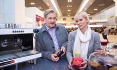 Robert Bathurst as David and Hermione Norris as Karen in Cold Feet