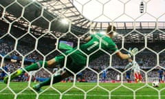 Wayne Rooney scores the opening goal from penalty during the Euro 2016 game agains Iceland on 27 June.