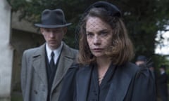 This image released by Focus Features shows Domhnall Gleeson, left, and Ruth Wilson in a scene from "The Little Stranger." (Nicola Dove/Focus Features via AP)