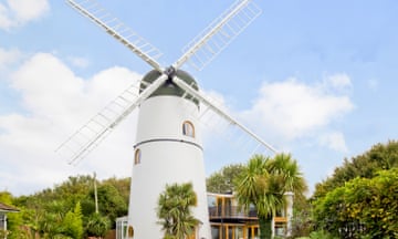 Home and away homes in windmills, in Patcham, Brighton