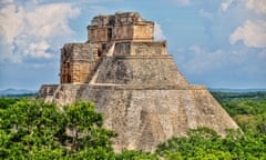 Pyramid of the Magician, Uxmal, Mexico<br>F09F10 Pyramid of the Magician, Uxmal, Mexico