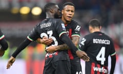 Aster Vranckx celebrates with Fikayo Tomori after Milan beat Fiorentina