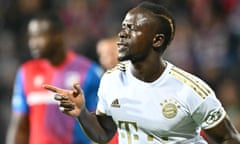 Sadio Mané celebrates after opening the scoring for Bayern Munich