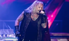 Motley Crue And Alice Cooper Perform At SSE Arena Wembley<br>LONDON, ENGLAND - NOVEMBER 06: Vince Neill of Motley Crue performs at SSE Arena Wembley on November 6, 2015 in London, England. (Photo by Neil Lupin/Redferns)