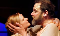 Naomi-Frederick-and-Matthew-Flynn-in-Agnes-Colander-at-Ustinov-Studio.-Credit-Simon-Annand