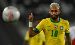 *** BESTPIX *** FBL-2021-COPA AMERICA-BRA-PER<br>*** BESTPIX *** Brazil's Neymar gives the thumb up during the Conmebol Copa America 2021 football tournament group phase match between Peru and Brazil at the Nilton Santos Stadium in Rio de Janeiro, Brazil, on June 17, 2021. (Photo by MAURO PIMENTEL / AFP) (Photo by MAURO PIMENTEL/AFP via Getty Images)