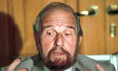 BLAKE<br>George Blake, a British agent who escaped from prison after he was convicted of spying for the KGB, gestures speaking at a news conference in Moscow, Thursday, June 28, 2001. Blake reminisced about his Cold War adventures Thursday with former comrades in a meeting arranged by Russia's Foreign Intelligence Service. He and other former agents were gathered for the release of a book sponsored by Russia's Foreign Intelligence Service. (AP Photo)