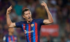 Robert Lewandowski endured a frustrating full debut for Barcelona as they drew 0-0 with Rayo Vallecano.