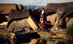 People build a hut on a floating island