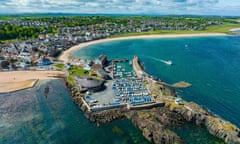 Aerial view of Milsey Bay, West Bay and harbour at North Berwick in East Lothian, Scotland, UK<br>2J7Y4XX Aerial view of Milsey Bay, West Bay and harbour at North Berwick in East Lothian, Scotland, UK