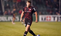 Saracens' Owen Farrell prepares to convert a penalty against Edinburgh