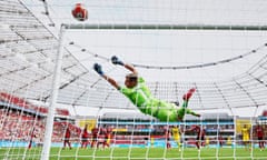 Raphaël Guerreiro’s spectacular free-kick to makes it 3-3 at the BayArena