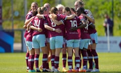 West Ham players in a pre-match huddle