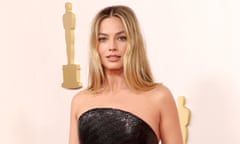 96th Annual Academy Awards - Arrivals<br>HOLLYWOOD, CALIFORNIA - MARCH 10: Margot Robbie attends the 96th Annual Academy Awards on March 10, 2024 in Hollywood, California. (Photo by Mike Coppola/Getty Images)