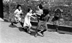 Multicultural Britain<br>Children of mixed ethnic origins play together at Windsor Street County School in Liverpool.    Original Publication: Picture Post - 4825 - Is There A British Colour Bar - pub. 1949   (Photo by Bert Hardy/Getty Images)
landscape;fountain;female;child;Emigration
Immigration;Europe;Britain;England;M
14-14A;M/JUV/RECR/PLAYGROUND