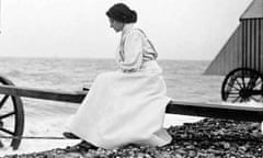 Florence Hardy at the seashore, 1915. 