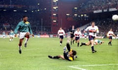 Aron Winter scores for Ajax against Genoa in their 1992 Uefa Cup semi-final.