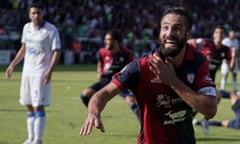 Leonardo Pavoletti celebrating one of his two goals in injury time