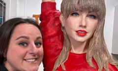 Lara Mason with her Taylor Swift cake