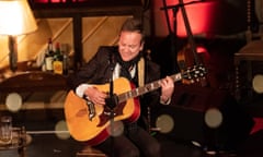 ‘Gleefully doing whatever the hell he likes’ ... Kiefer Sutherland performing at Cottiers Theatre, Glasgow, 7 April 2019.