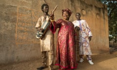 Mali. Bamako. 01/2015. Trio da Kali. Musique traditionnelle mandingue. Traditional mandingo music. Hawa Kasse Mady  (chant,lead vocal),Lassana Diabate (balafon),,Mamadou Kouyate (Ngoni)