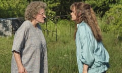 Glenn Close and Amy Adams in Hillbilly Elegy