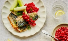 Trine Hahnemann's fried mackerel with shaken redcurrants 81