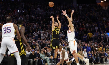 Warriors’ Stephen Curry hits stunning three with 0.7 seconds left – video