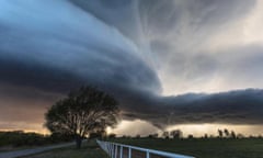 @kellydelay captures a tornado warmed supercell outside of Courtney, Oklahoma.