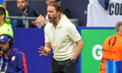 Gareth Southgate urges England on during the extra-time victory against Slovakia at Euro 2024