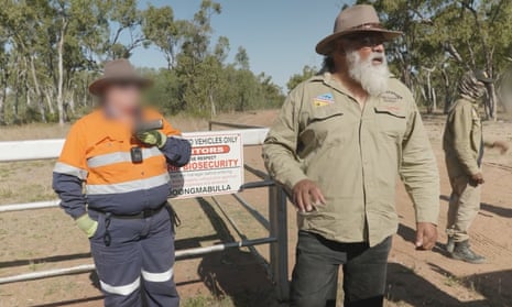 Bravus workers allegedly attempt to stop traditional owners accessing sacred site - video