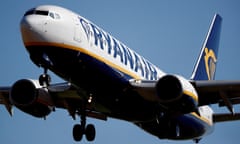 A Ryanair Boeing 737 aircraft approaches Paris-Beauvais airport in Tillé.