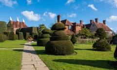 Winter at Great Dixter, Northiam, East Sussex, UK, the house and gardens of the late Christopher Lloyd, the celebrated garden writer<br>2HT2H8N Winter at Great Dixter, Northiam, East Sussex, UK, the house and gardens of the late Christopher Lloyd, the celebrated garden writer