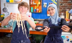 Buddy Oliver and Aiyla make pasta.