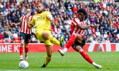 Josh Maja scores Sunderland’s equaliser against Fleetwood in their League One match