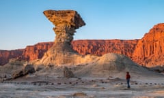 Argentina, San Juan Province, near San Augustin de Valle Fertil, Valle de la Luna, Moon Valley, Parque Ischigualasto listed as World Heritage by UNESCO, Pillar Rock, Hongo