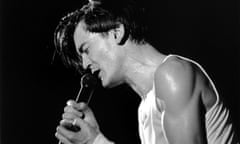 Undertones - Feargal Sharkey singing in concert