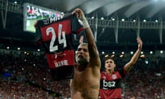 FBL-BRAZIL-FLAMENGO-BOAVISTA-HOMOPHOBIA-CAMPAIGN<br>Brazil’s Flamengo football player Gabriel Barbosa shows a jersey with the number 24 as part of a campaign against homophobia during the Taca Guanabara Cup 2020 final match against Boavista at the Maracana stadium, in Rio de Janeiro, Brazil, on February 22, 2020. - “Number 24” in Brazil is a way to refer to gay people despectively. (Photo by DHAVID NORMANDO / AFP) (Photo by DHAVID NORMANDO/AFP via Getty Images)