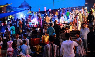 Eve of Eid at Jama Masjid: People gathered at stairs of Jama Masjid for Iftar and celebrate the Eve of Eid