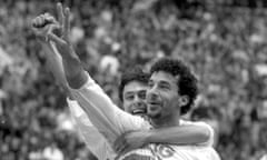 Gianluca Vialli celebrates scoring Sampdoria’s second goal.