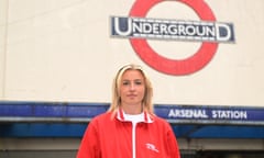 Leah Williamson is extending her 19-year association with Arsenal.