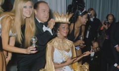 Jennifer Hosten, representing Grenada, is crowned Miss World by Bob Hope.