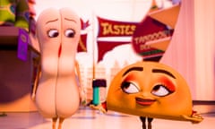 Brenda (Kristen Wiig) and Teresa (Salma Hayek) in Columbia Pictures' SAUSAGE PARTY.