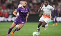 Fiorentina’s Sofyan Amrabat and West Ham’s Michail Antonio vie for the ball in the Uefa Conference League