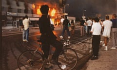 a viewof businesses beginning to burn during the Rodney King riots 1992 in Los Angeles.