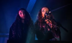 Let's Eat Grandma Perform At Electrowerkz<br>LONDON, ENGLAND - JUNE 01: Jenny Hollingworth and Rosa Walton of Let's Eat Grandma performs at Electrowerkz on JUNE 01, 2016 in London, England. (Photo by Venla Shalin/Redferns)